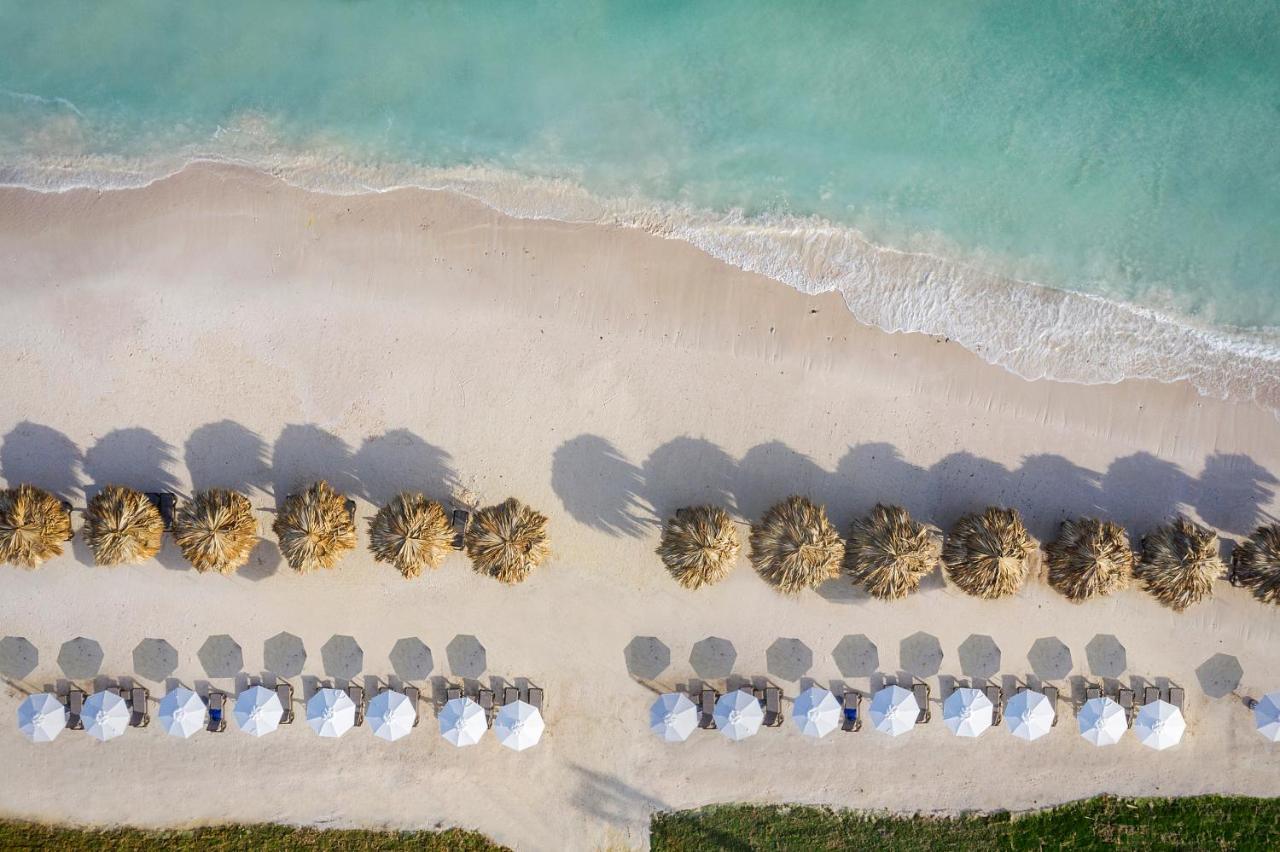 Ocean Eden Bay (Adults Only) Hotel Spring Rises Eksteriør billede Aerial view of the beach at Atlantis Paradise Island