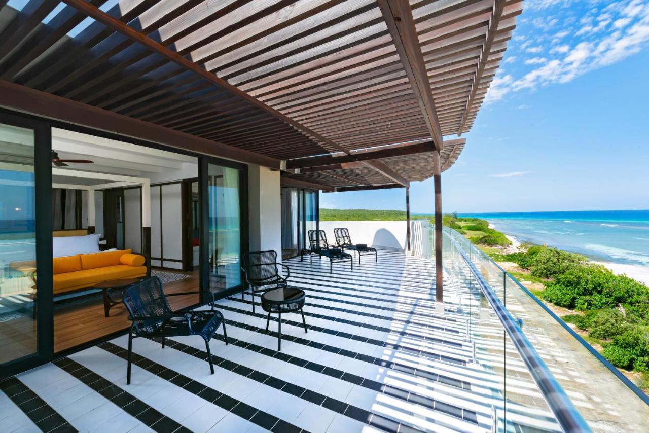 Ocean Eden Bay (Adults Only) Hotel Spring Rises Eksteriør billede The view from a suite at the Grand at Moon Palace