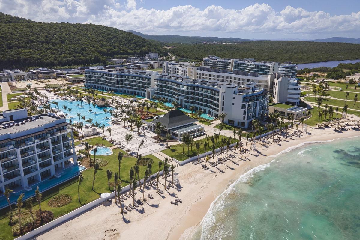 Ocean Eden Bay (Adults Only) Hotel Spring Rises Eksteriør billede Hard Rock Hotel in Montego Bay, Jamaica