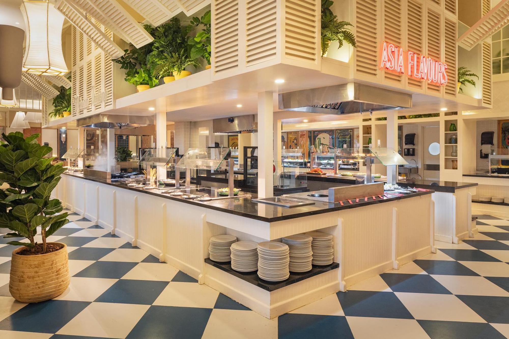 Ocean Eden Bay (Adults Only) Hotel Spring Rises Eksteriør billede The buffet at the restaurant