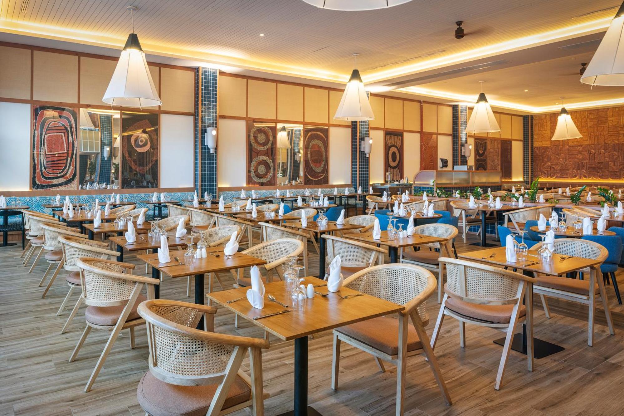 Ocean Eden Bay (Adults Only) Hotel Spring Rises Eksteriør billede The interior of the restaurant