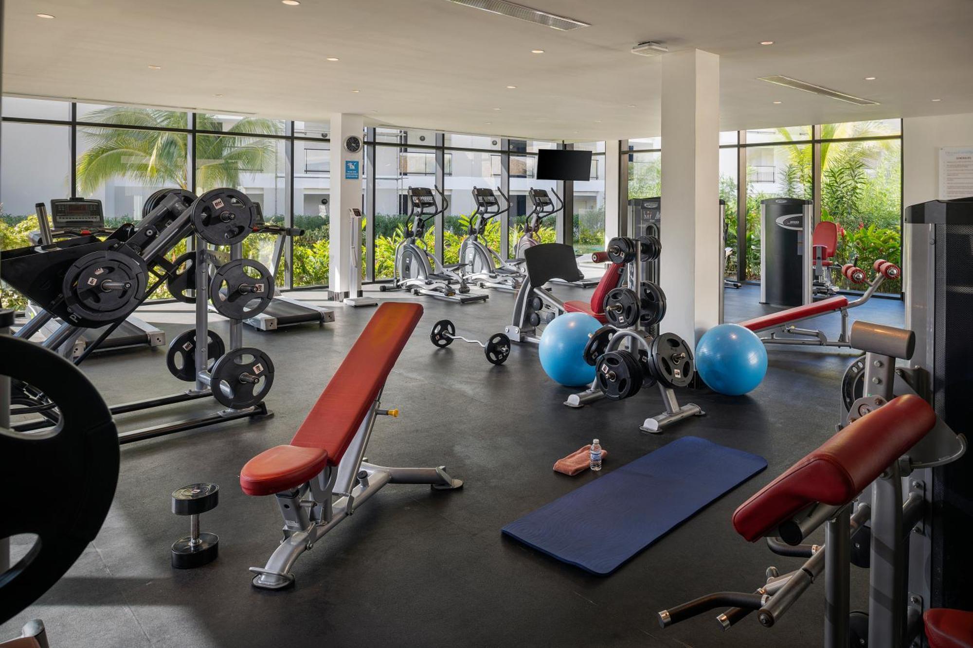 Ocean Eden Bay (Adults Only) Hotel Spring Rises Eksteriør billede The gym at the hotel